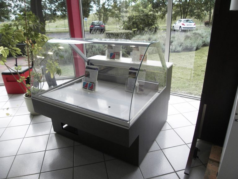 NOVEL, stratifié brun, 4000 € HT - FORGEL